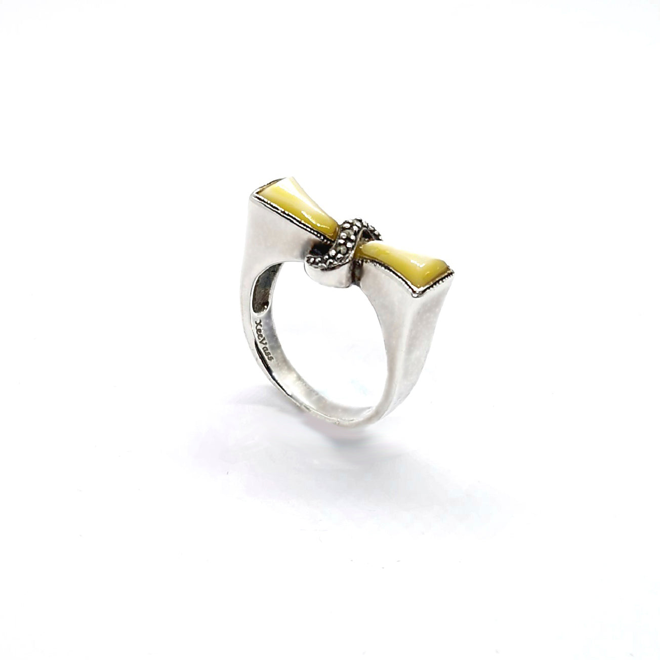 Sterling Silver Ring with Sculpted Mother-of-Pearl Accent