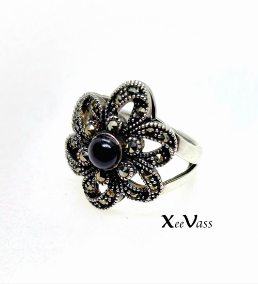 Vintage Flower Silver Ring with Marcasite and Black Onyx Stones.