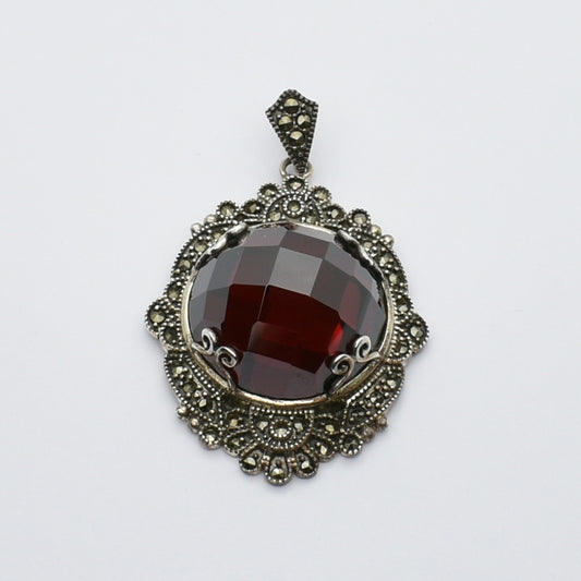 Vintage Silver & Garnet Pendant – Elegant Antique-Inspired Jewelry